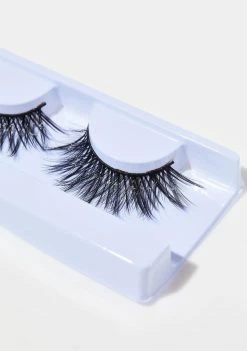 Land Of Lashes Ltd. Tahlia Classic Lashes Eyes