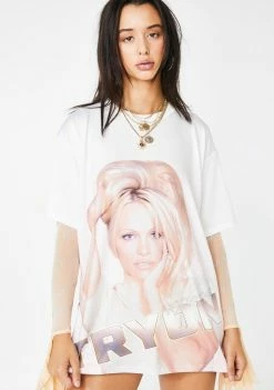 No Dress Blonde Beauty Graphic T-Shirt