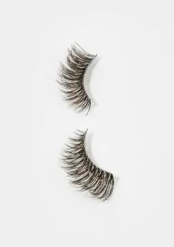 Land Of Lashes Ltd. Wing It Out Lashes